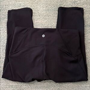 Lululemon athletica Black Capris (sz 8)